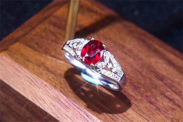 紅寶石有收藏價值嗎 紅寶石值錢嗎 紅寶石有收藏價值嗎 紅寶石值錢嗎