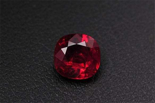 紅寶石有收藏價(jià)值嗎 紅寶石值錢(qián)嗎 紅寶石有收藏價(jià)值嗎 紅寶石值錢(qián)嗎