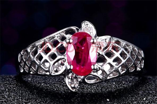 紅寶石有收藏價(jià)值嗎 紅寶石值錢(qián)嗎 紅寶石有收藏價(jià)值嗎 紅寶石值錢(qián)嗎