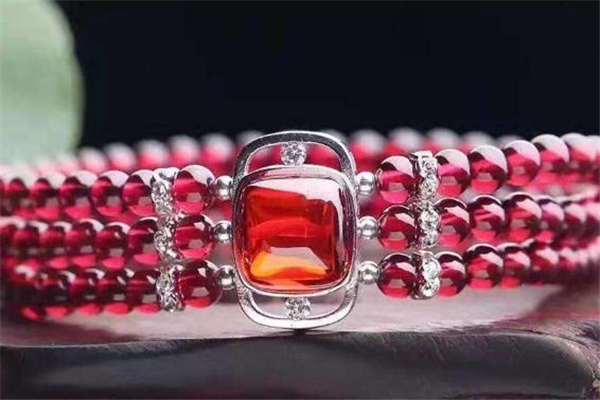 紅剛玉是什么 紅剛玉的功效與作用 紅剛玉是什么 紅剛玉的功效與作用