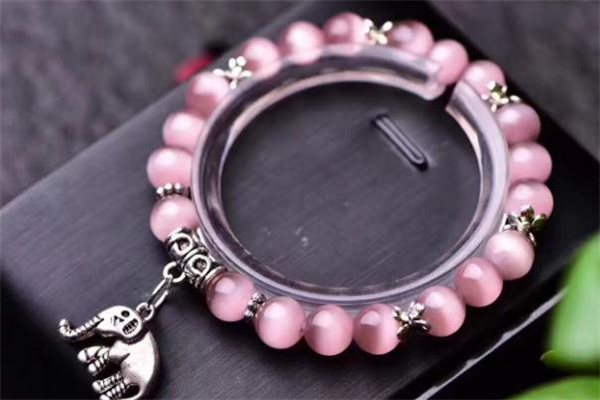 貓眼石和瑪瑙哪個(gè)貴 貓眼石和瑪瑙的區(qū)別 貓眼石和瑪瑙哪個(gè)貴 貓眼石和瑪瑙的區(qū)別