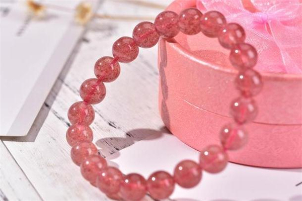 草莓晶真的會(huì)招桃花嗎 草莓晶招桃花有用嗎 草莓晶真的會(huì)招桃花嗎 草莓晶招桃花有用嗎