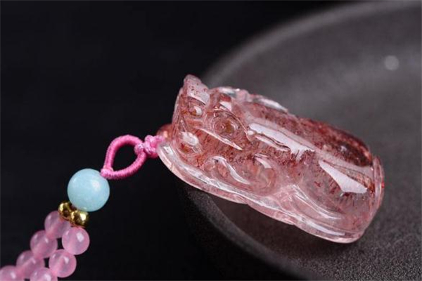 草莓晶是什么 草莓晶是水晶嗎 草莓晶是什么 草莓晶是水晶嗎