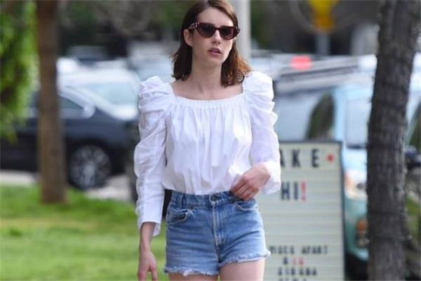 白色方領上衣怎么搭配 白色方領上衣搭配圖片