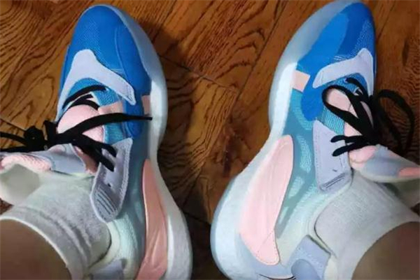 阿迪達(dá)斯zone boost和marquee boost哪個好 對比測評