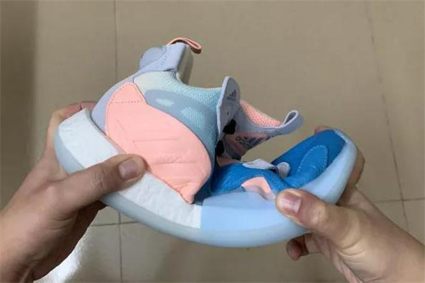 阿迪達(dá)斯zone boost和marquee boost哪個好 對比測評