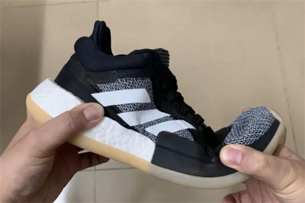 阿迪達(dá)斯zone boost和marquee boost哪個好 對比測評