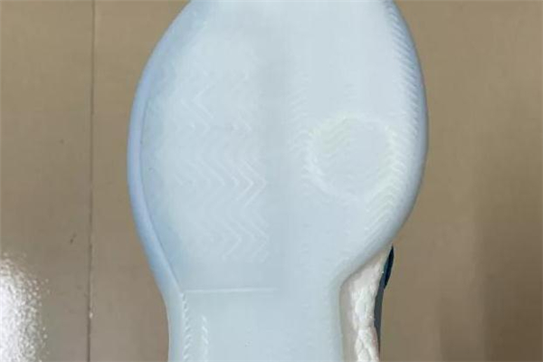 阿迪達(dá)斯zone boost和marquee boost哪個好 對比測評