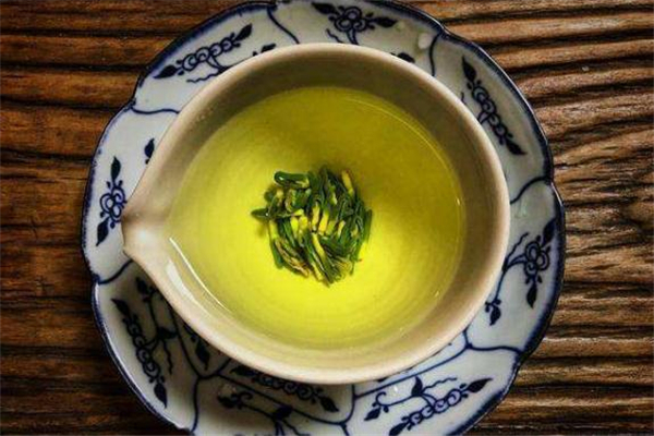 蓮子心泡水隔夜還能喝嗎 蓮子心泡水可以隔夜嗎 蓮子心泡水隔夜還能喝嗎 蓮子心泡水可以隔夜嗎