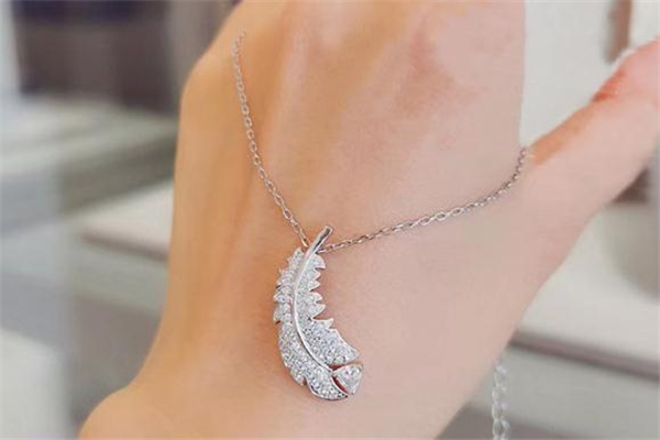 施華洛世奇羽毛項(xiàng)鏈寓意 施華洛世奇羽毛項(xiàng)鏈好看嗎 施華洛世奇羽毛項(xiàng)鏈寓意 施華洛世奇羽毛項(xiàng)鏈好看嗎