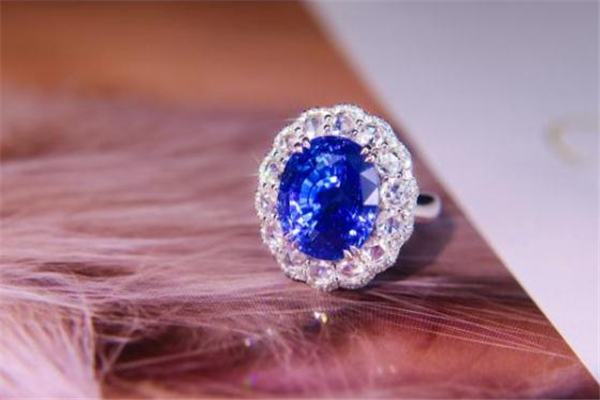 斯里蘭卡藍(lán)寶石什么顏色最好 斯里蘭卡藍(lán)寶石有幾種顏色 斯里蘭卡藍(lán)寶石什么顏色最好 斯里蘭卡藍(lán)寶石有幾種顏色