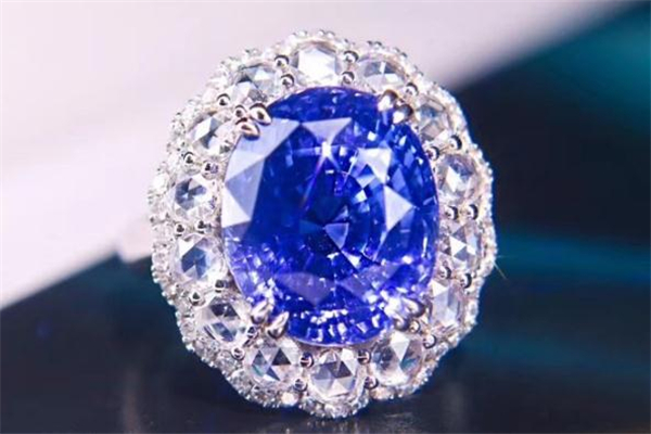 緬甸藍(lán)寶石一克拉價(jià)格 緬甸藍(lán)寶石多少錢一克 緬甸藍(lán)寶石一克拉價(jià)格 緬甸藍(lán)寶石多少錢一克