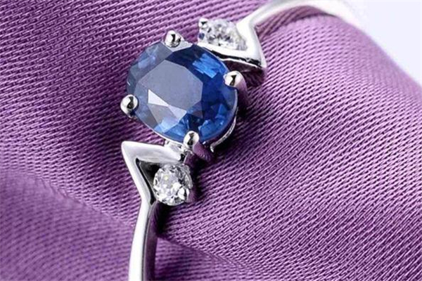 緬甸藍(lán)寶石一克拉價(jià)格 緬甸藍(lán)寶石多少錢一克 緬甸藍(lán)寶石一克拉價(jià)格 緬甸藍(lán)寶石多少錢一克