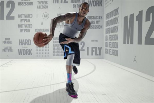 腳寬的人適合穿什么籃球鞋 寬腳掌適合什么籃球鞋 腳寬的人適合穿什么籃球鞋 寬腳掌適合什么籃球鞋