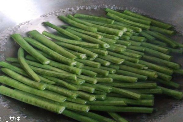 什么是豆角呢 豆角有什么營(yíng)養(yǎng)價(jià)值呢