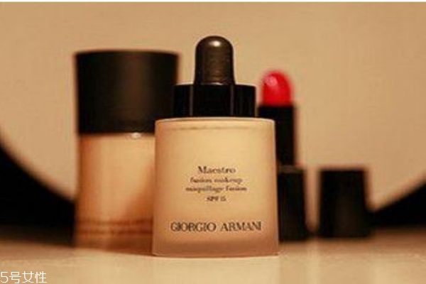 應(yīng)該怎么選擇底妝呢 適合痘痘肌的底妝有什么呢 應(yīng)該怎么選擇底妝呢 適合痘痘肌的底妝有什么呢