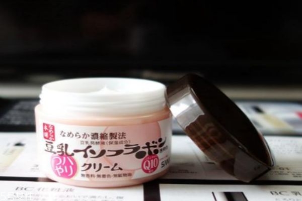 莎娜適合什么年齡的人群呢 莎娜適合敏感肌的人群?jiǎn)?>
               <p class=