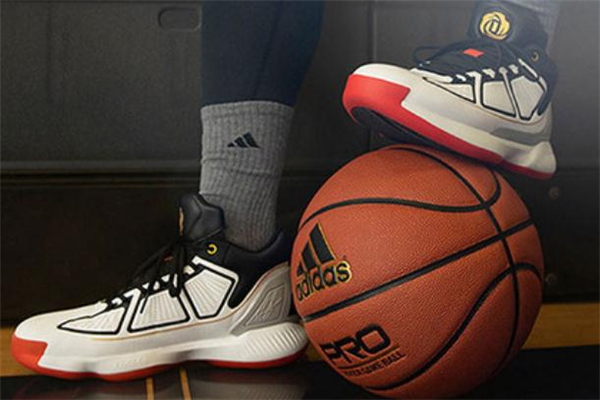 阿迪達斯羅斯10實戰(zhàn)測評 羅斯10和羅斯9哪個好 阿迪達斯羅斯10實戰(zhàn)測評 羅斯10和羅斯9哪個好