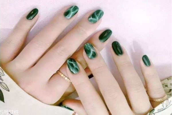 暈染大石紋美甲教程 暈染美甲圖片大全 暈染大石紋美甲教程 暈染美甲圖片大全