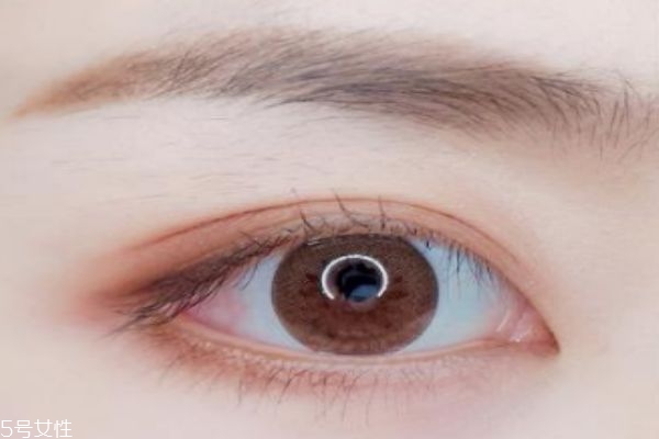 美瞳的度數(shù)怎么算 新手戴隱形眼鏡注意事項 美瞳的度數(shù)怎么算 新手戴隱形眼鏡注意事項