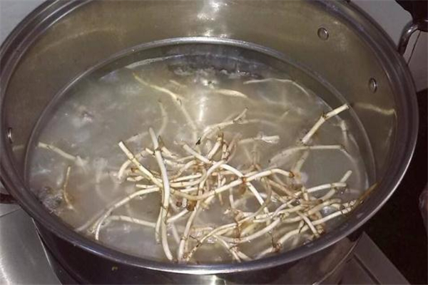 魚腥草泡水可以加糖嗎 魚腥草泡水放什么糖好 魚腥草泡水可以加糖嗎 魚腥草泡水放什么糖好