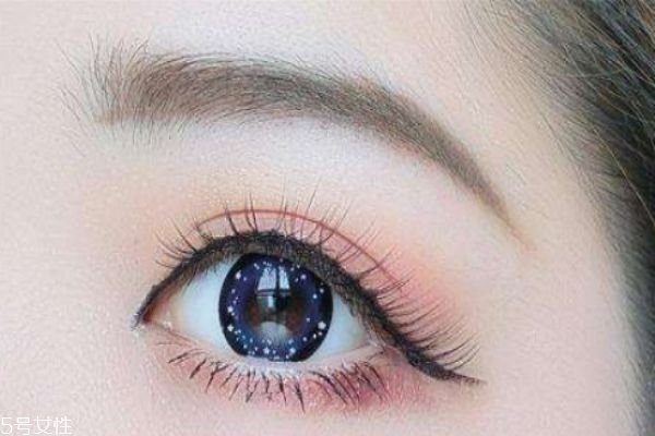 哪些美瞳的款式值得推薦 買美瞳時候注意什么事項 哪些美瞳的款式值得推薦 買美瞳時候注意什么事項