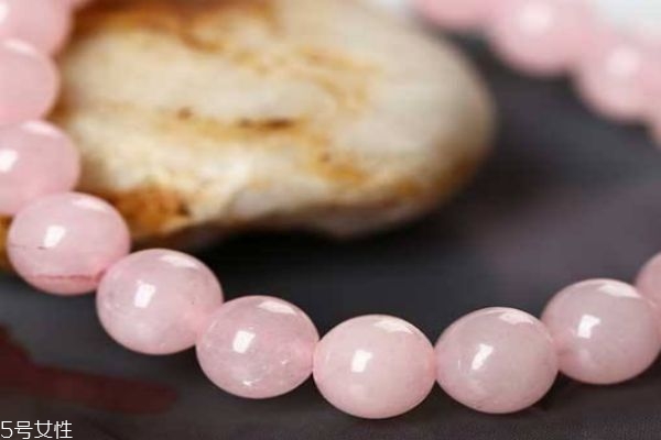 什么是星光粉晶呢 星光粉晶有什么作用呢 什么是星光粉晶呢 星光粉晶有什么作用呢