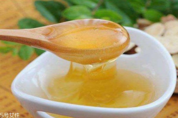 什么是百花蜜呢 百花蜜有什么營(yíng)養(yǎng)價(jià)值呢 什么是百花蜜呢 百花蜜有什么營(yíng)養(yǎng)價(jià)值呢