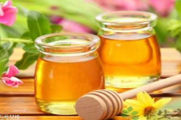 什么是百花蜜呢 百花蜜有什么營(yíng)養(yǎng)價(jià)值呢 什么是百花蜜呢 百花蜜有什么營(yíng)養(yǎng)價(jià)值呢