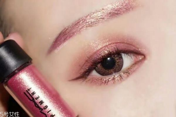 2019年流行的眼妝畫法是什么 今年有哪些眼彩流行趨勢(shì) 2019年流行的眼妝畫法是什么 今年有哪些眼彩流行趨勢(shì)