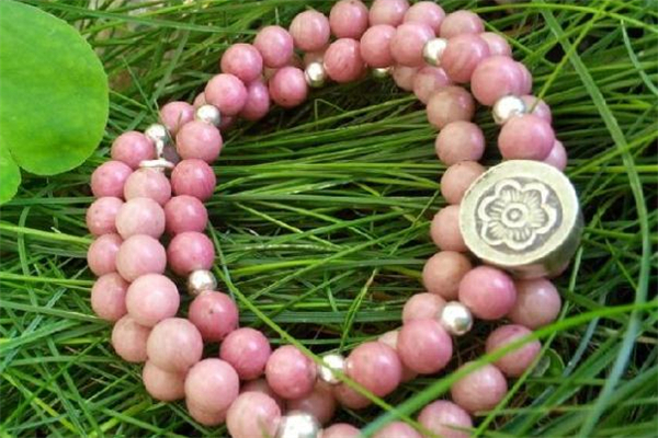 薔薇輝石是什么 薔薇輝石是寶石嗎 薔薇輝石是什么 薔薇輝石是寶石嗎