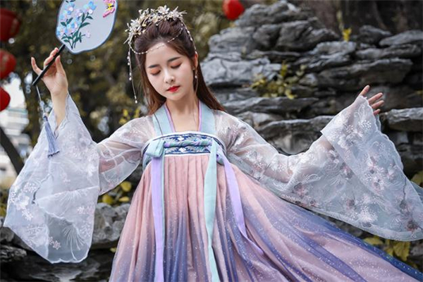 穿漢服很勒胸口怎么辦 漢服胸前帶子怎么系 穿漢服很勒胸口怎么辦 漢服胸前帶子怎么系