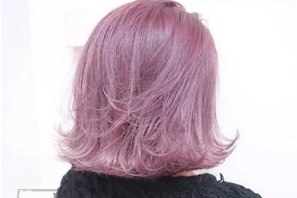 薰衣草紫發(fā)色用漂嗎 薰衣草紫發(fā)色顯白嗎 薰衣草紫發(fā)色用漂嗎 薰衣草紫發(fā)色顯白嗎