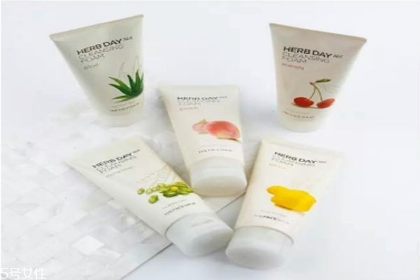 菲詩小鋪的明星產(chǎn)品有什么呢 菲詩小鋪的洗面奶怎么樣呢 菲詩小鋪的明星產(chǎn)品有什么呢 菲詩小鋪的洗面奶怎么樣呢