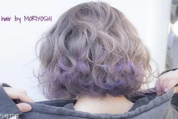 薰衣草紫發(fā)色用漂嗎 薰衣草紫發(fā)色顯白嗎 薰衣草紫發(fā)色用漂嗎 薰衣草紫發(fā)色顯白嗎
