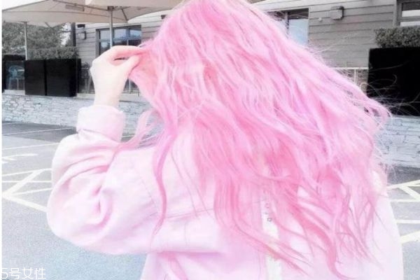 櫻花粉發(fā)色適合什么膚色 櫻花粉發(fā)色不漂可以染嗎 櫻花粉發(fā)色適合什么膚色 櫻花粉發(fā)色不漂可以染嗎