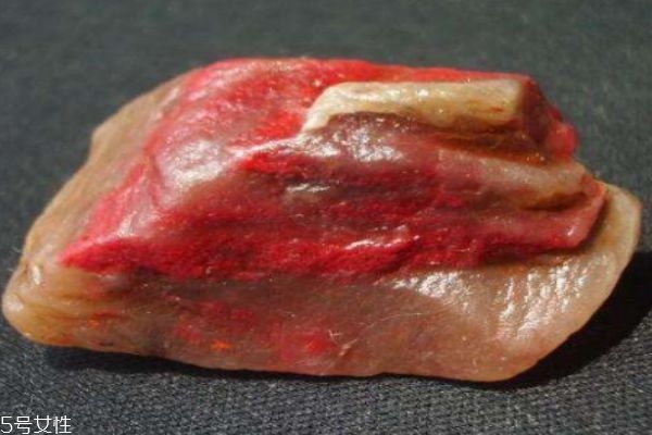 什么是雞血石呢 雞血石有什么功效呢 什么是雞血石呢 雞血石有什么功效呢