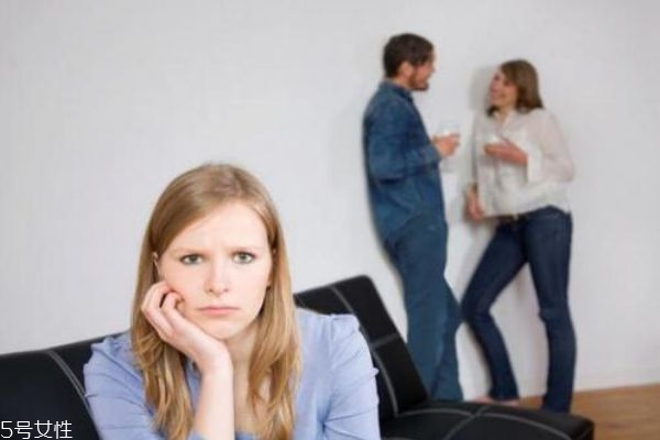 戀愛中占有欲強怎么辦 男人為什么占有欲那么強 戀愛中占有欲強怎么辦 男人為什么占有欲那么強