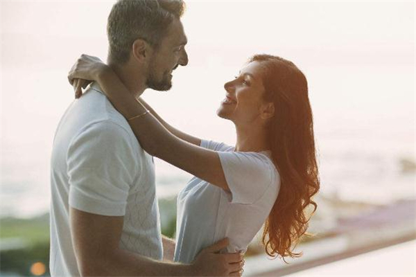 怎樣讓老公越來越愛自己 婚姻保鮮秘訣 怎樣讓老公越來越愛自己 婚姻保鮮秘訣