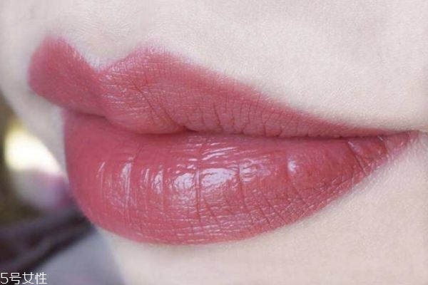豆沙色顯白嗎 超顯白的豆沙色口紅推薦 豆沙色顯白嗎 超顯白的豆沙色口紅推薦
