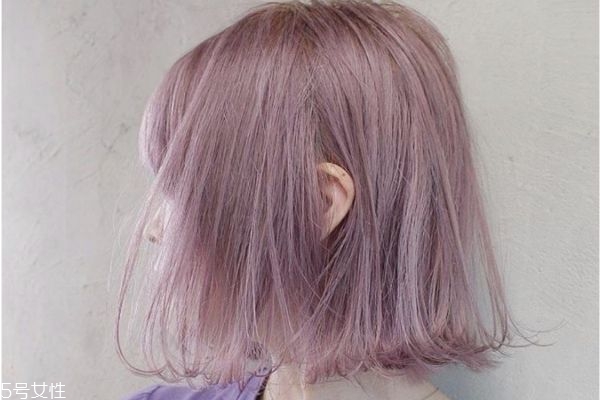 櫻花粉發(fā)色適合什么膚色 櫻花粉發(fā)色不漂可以染嗎 櫻花粉發(fā)色適合什么膚色 櫻花粉發(fā)色不漂可以染嗎