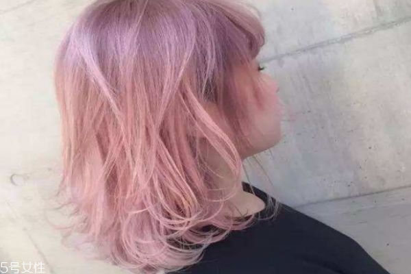 櫻花粉發(fā)色適合什么膚色 櫻花粉發(fā)色不漂可以染嗎 櫻花粉發(fā)色適合什么膚色 櫻花粉發(fā)色不漂可以染嗎