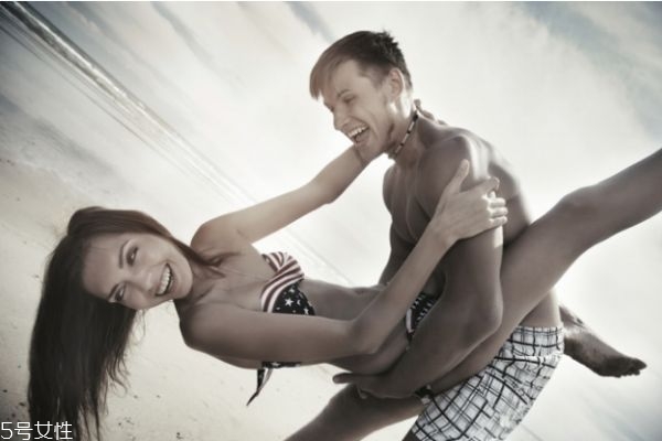 戀愛中占有欲強怎么辦 男人為什么占有欲那么強 戀愛中占有欲強怎么辦 男人為什么占有欲那么強