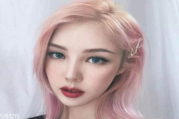 櫻花粉發(fā)色適合什么膚色 櫻花粉發(fā)色不漂可以染嗎 櫻花粉發(fā)色適合什么膚色 櫻花粉發(fā)色不漂可以染嗎