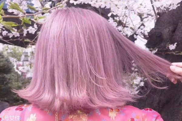 櫻花粉發(fā)色適合什么膚色 櫻花粉發(fā)色不漂可以染嗎 櫻花粉發(fā)色適合什么膚色 櫻花粉發(fā)色不漂可以染嗎