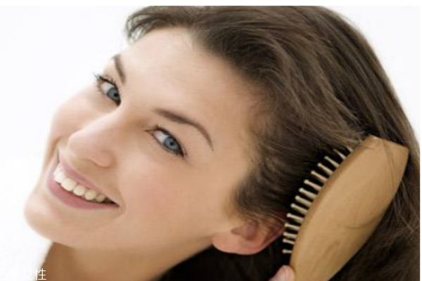 為什么頭發(fā)會比較少呢 造成頭發(fā)少的原因有什么呢 為什么頭發(fā)會比較少呢 造成頭發(fā)少的原因有什么呢