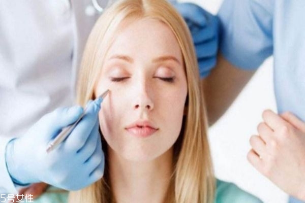 肉毒桿菌多少錢一針呢 影響肉毒桿菌價(jià)格有什么呢 肉毒桿菌多少錢一針呢 影響肉毒桿菌價(jià)格有什么呢