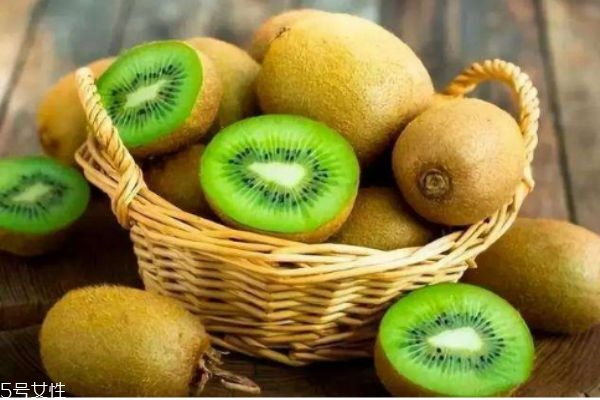 吃獼猴桃要注意什么呢 什么人群不能吃獼猴桃呢 吃獼猴桃要注意什么呢 什么人群不能吃獼猴桃呢
