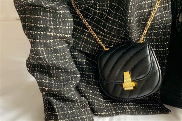 小mk是什么牌子包包 小mk包包全名叫什么 小mk是什么牌子包包 小mk包包全名叫什么