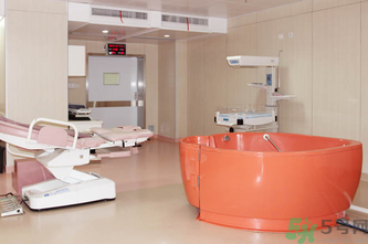 水中分娩要多少錢？水中分娩的好處和壞處